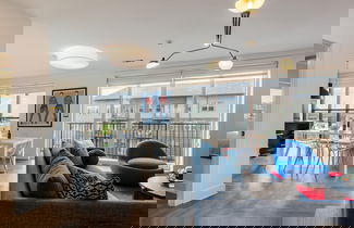 Foto 1 - Dual Bachelor Pads w Rooftop Lounge Games Sleeps 26 5 Min to Broadway
