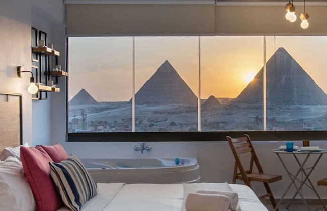 Jacuzzi Studio @ The Pyramids Free Airport Pickup - Photo 1