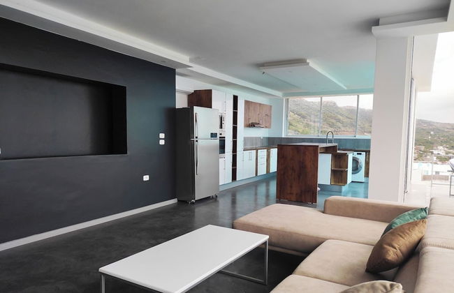 Exceptional Luxury Villa A Masterpiece of Elegance and Comfort - Photo 5
