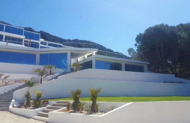 Exceptional Luxury Villa A Masterpiece of Elegance and Comfort - Photo 37