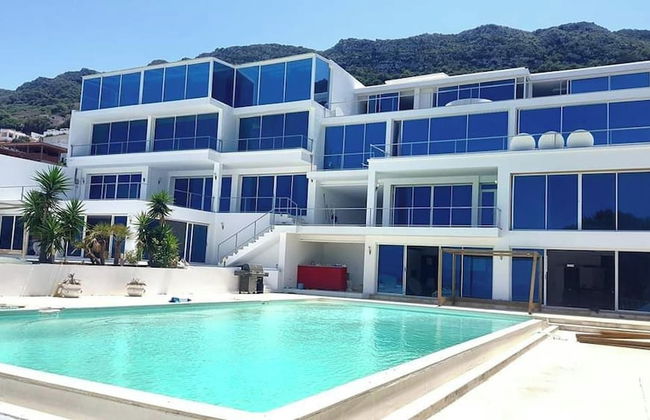 Exceptional Luxury Villa A Masterpiece of Elegance and Comfort - Photo 15