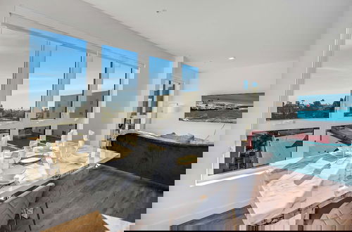 Foto 19 - Luxury 2BR Hollywood Pool View by Oneluxstay