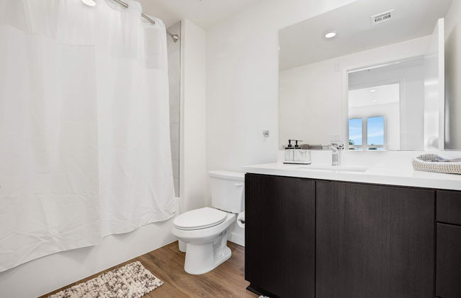 Luxury 2BR Hollywood Pool View by Oneluxstay - Foto 26