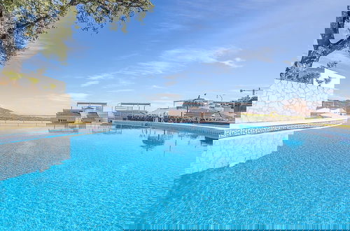 Foto 16 - Apt Mairena Forest sea View & Pool