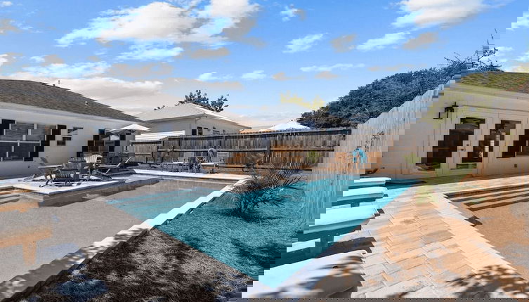 Foto 1 - 1 Block to Beach, Private Pool + Fire Pit, Bonfires! G By The Sea by Avantstay