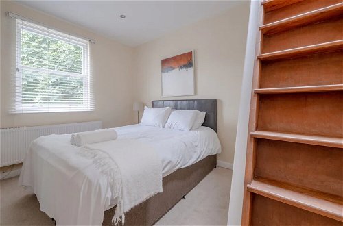 Photo 5 - Lovely 2 Bedroom Apartment With Great Transport Links