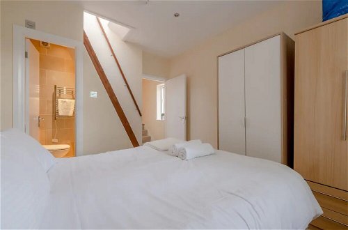 Foto 7 - Lovely 2 Bedroom Apartment With Great Transport Links