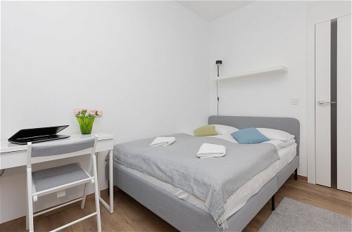 Photo 3 - Warsaw Two-bedroom Apartment by Renters
