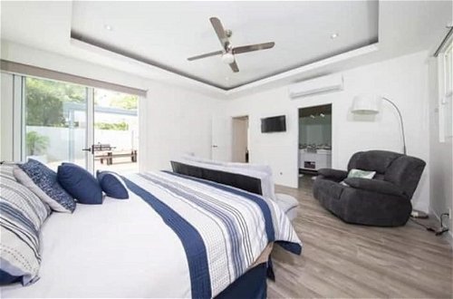 Foto 10 - Playa Potrero Modern 3 BR Home Centrally Located - Casa Coastal Serenity