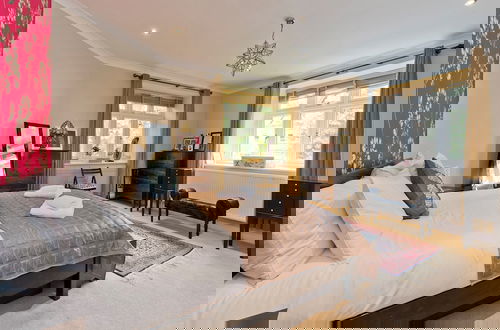 Photo 5 - Delightful Apartment in Prime Location Near Hampstead Heath by Underthedoormat