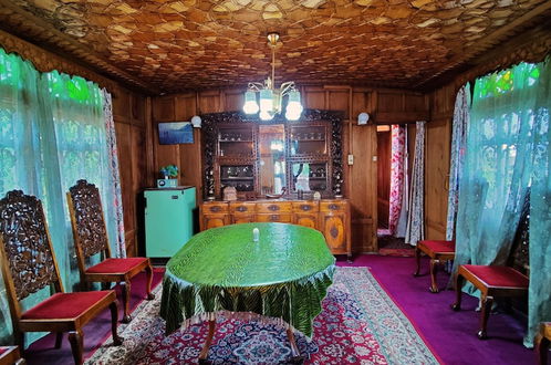 Photo 10 - Shiraz Deluxe Houseboat