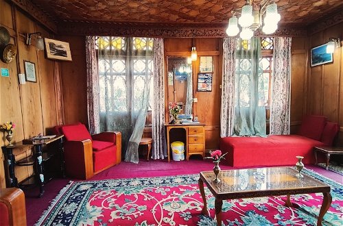 Photo 11 - Shiraz Deluxe Houseboat