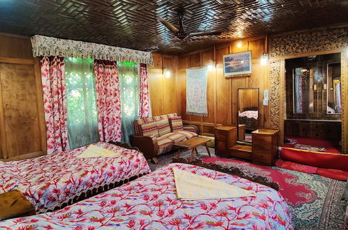 Photo 7 - Shiraz Deluxe Houseboat