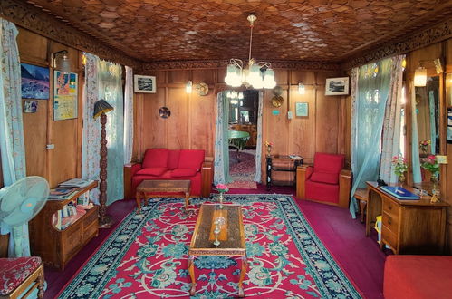 Photo 9 - Shiraz Deluxe Houseboat