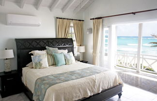 Foto 2 - This is a Beachfront 3 Bedroom, 3 Bathroom Villa, Family-friendly Activities