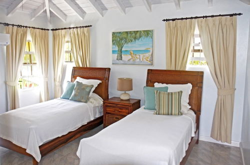Photo 4 - This is a Beachfront 3 Bedroom, 3 Bathroom Villa, Family-friendly Activities