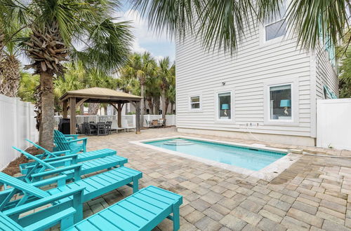 Foto 12 - Gulfside Oasis by Avantstay Steps to Beach w/ Bbq, Pool & Video Arcade MAX OCC 20