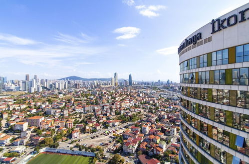 Photo 6 - Central Flat With Amazing City View in Atasehir