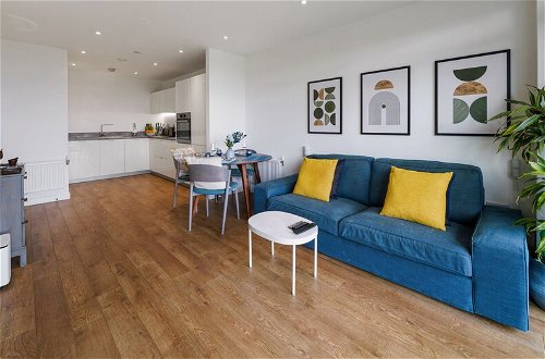 Photo 11 - Impeccable Flat Near Canary Wharf and the City