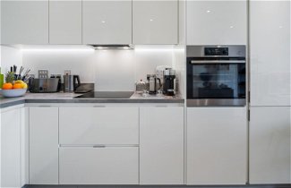 Photo 1 - Impeccable Flat Near Canary Wharf and the City