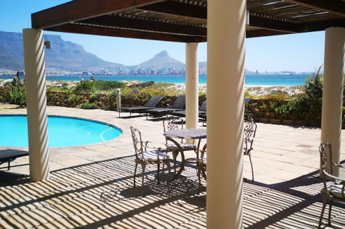 Foto 46 - Family Cape Town Beachfront Apartment