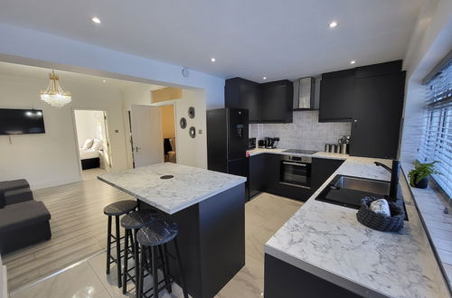 Photo 1 - Grand Exclusive 2 Bed Apartment - London