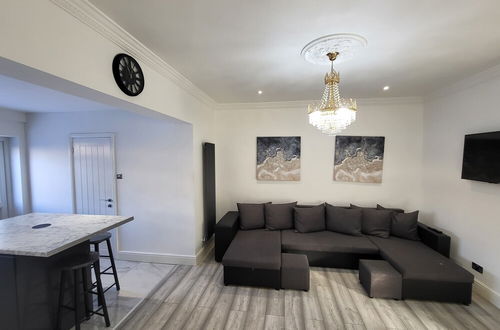 Photo 30 - Grand Exclusive 2 Bed Apartment - London