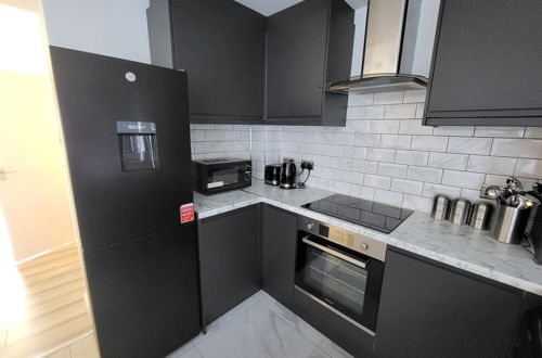 Photo 14 - Grand Exclusive 2 Bed Apartment - London