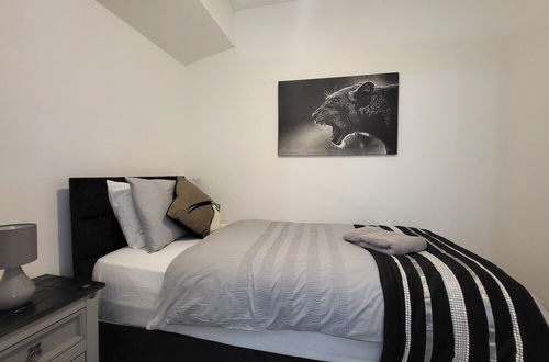 Photo 9 - Grand Exclusive 2 Bed Apartment - London