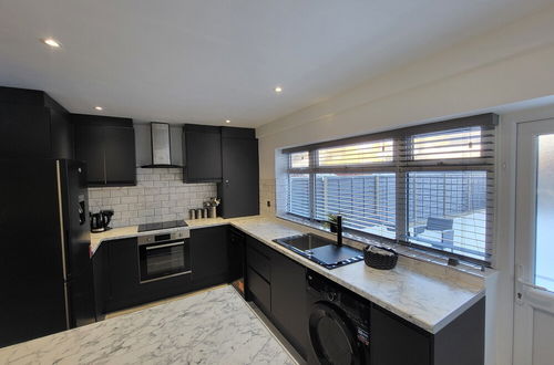 Photo 22 - Grand Exclusive 2 Bed Apartment - London