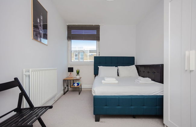 Spacious 3 Bedroom Flat in the Heart of Shoreditch - Photo 2