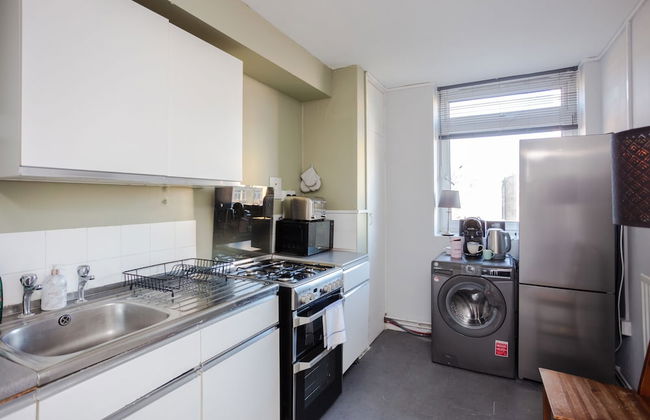 Spacious 3 Bedroom Flat in the Heart of Shoreditch - Photo 4