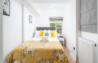 Foto 2 - JOIVY Stylish 2-Bed Flat W/ Private Garden In Notting Hill,