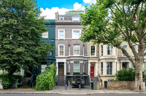 Foto 18 - Altido Stylish 2-Bed Flat W/ Private Garden In Notting Hill,