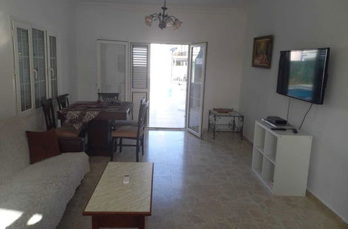 Foto 13 - Beautiful and Large 3-bed Villa in Lapta, Cyprus