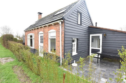 Photo 1 - Quaint Holiday Home in Nieuwvliet-Bad near Sea Beach