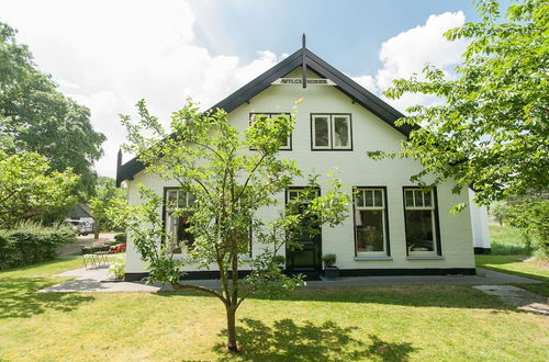 Foto 18 - Attractive Countryside Holiday Home in Quiet, yet Central Location in Schoorl