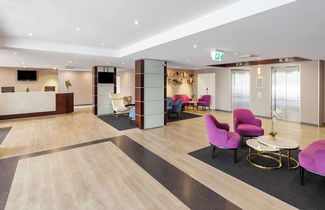 Photo 2 - Oaks Sydney North Ryde Suites