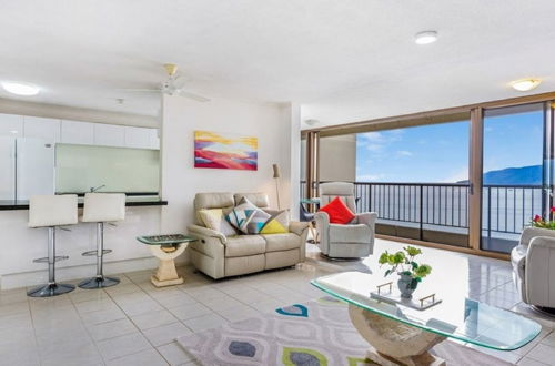 Photo 2 - Cairns Ocean View Apartment in Aquarius