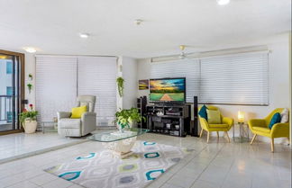 Photo 3 - Cairns Ocean View Apartment in Aquarius