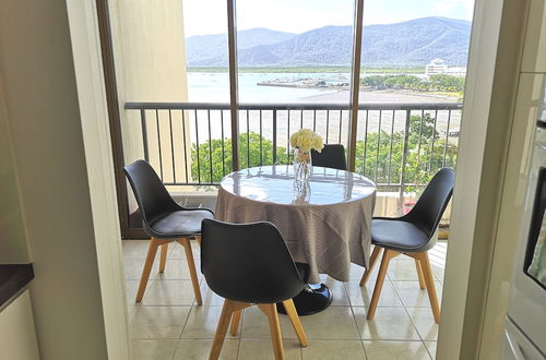 Photo 7 - Cairns Ocean View Apartment in Aquarius