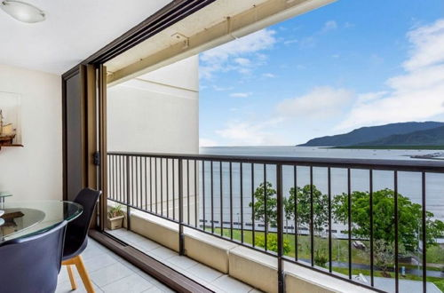 Foto 18 - Cairns Ocean View Apartment in Aquarius