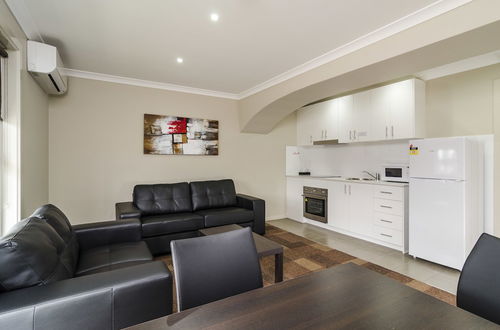 Photo 18 - Parkville Place Serviced Apartments