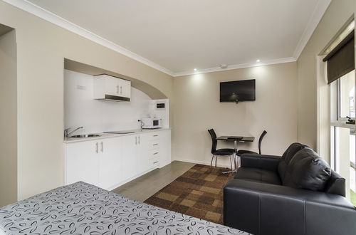 Photo 20 - Parkville Place Serviced Apartments