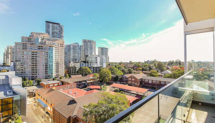 Photo 1 - 2 Bedroom Modern Apartment in Chatswood