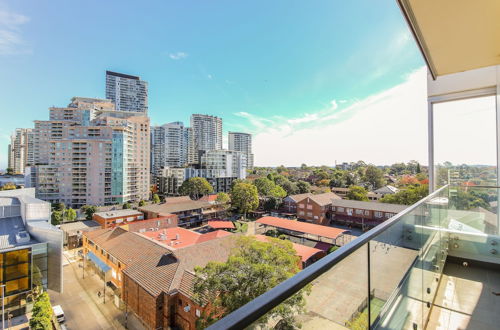 Photo 1 - 2 Bedroom Modern Apartment in Chatswood