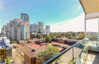 Photo 1 - 2 Bedroom Modern Apartment in Chatswood