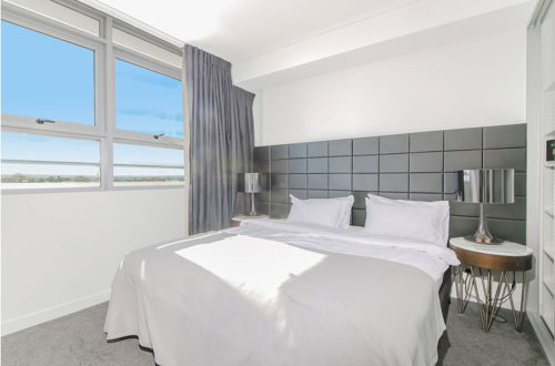 Photo 2 - 2 Bedroom Modern Apartment in Chatswood