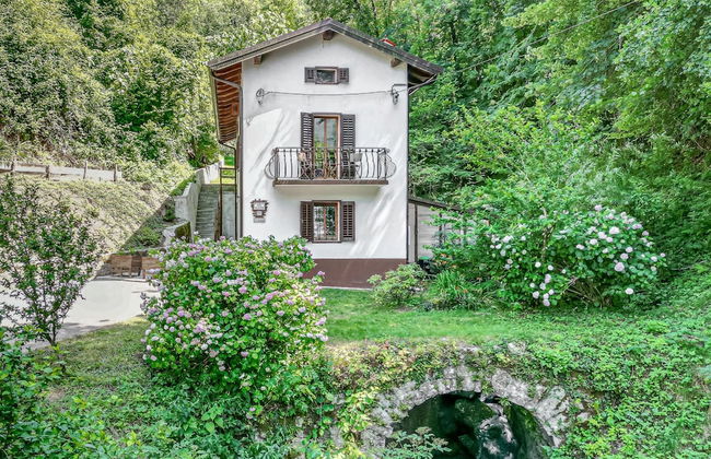 House By The Stream - Foto 1