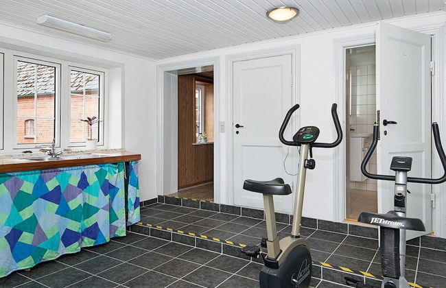 8 Person Holiday Home in Bredebro - Foto 3